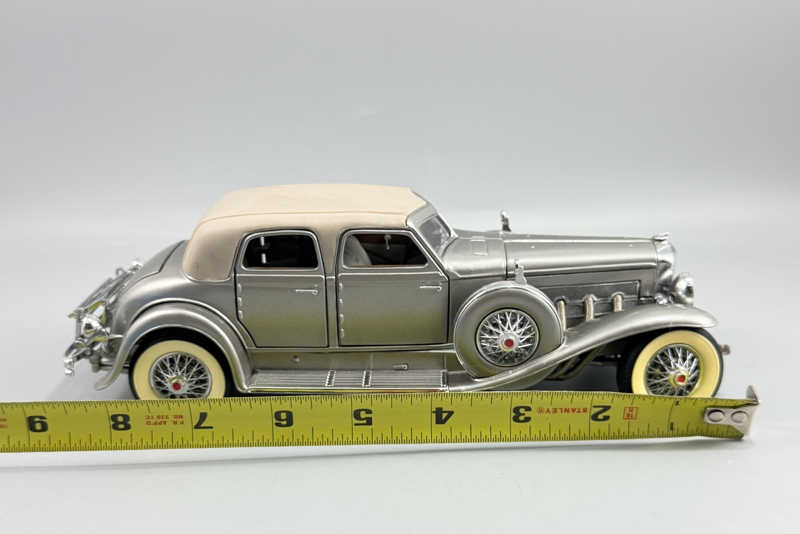 Franklin Mint 1933 Duesenberg SJ Twenty Grand Silver Diecast Model Car 1:24