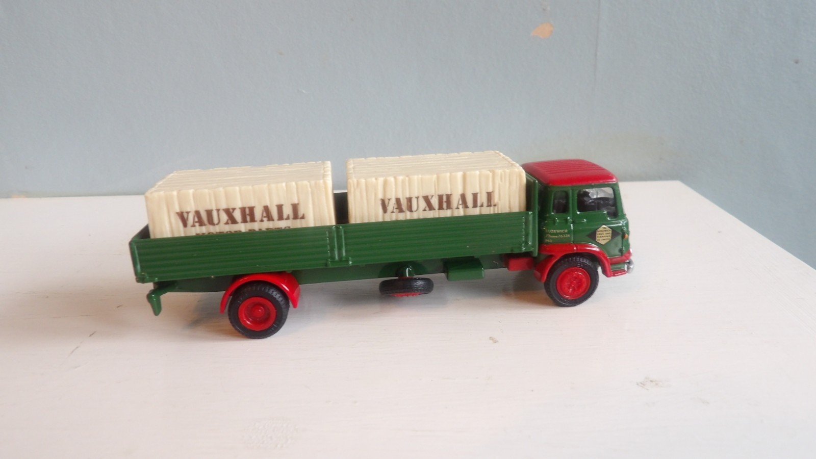 E.F.E COMMERCIALS SERIES 21201 BLOXWICH BEDFORD TK BOXED