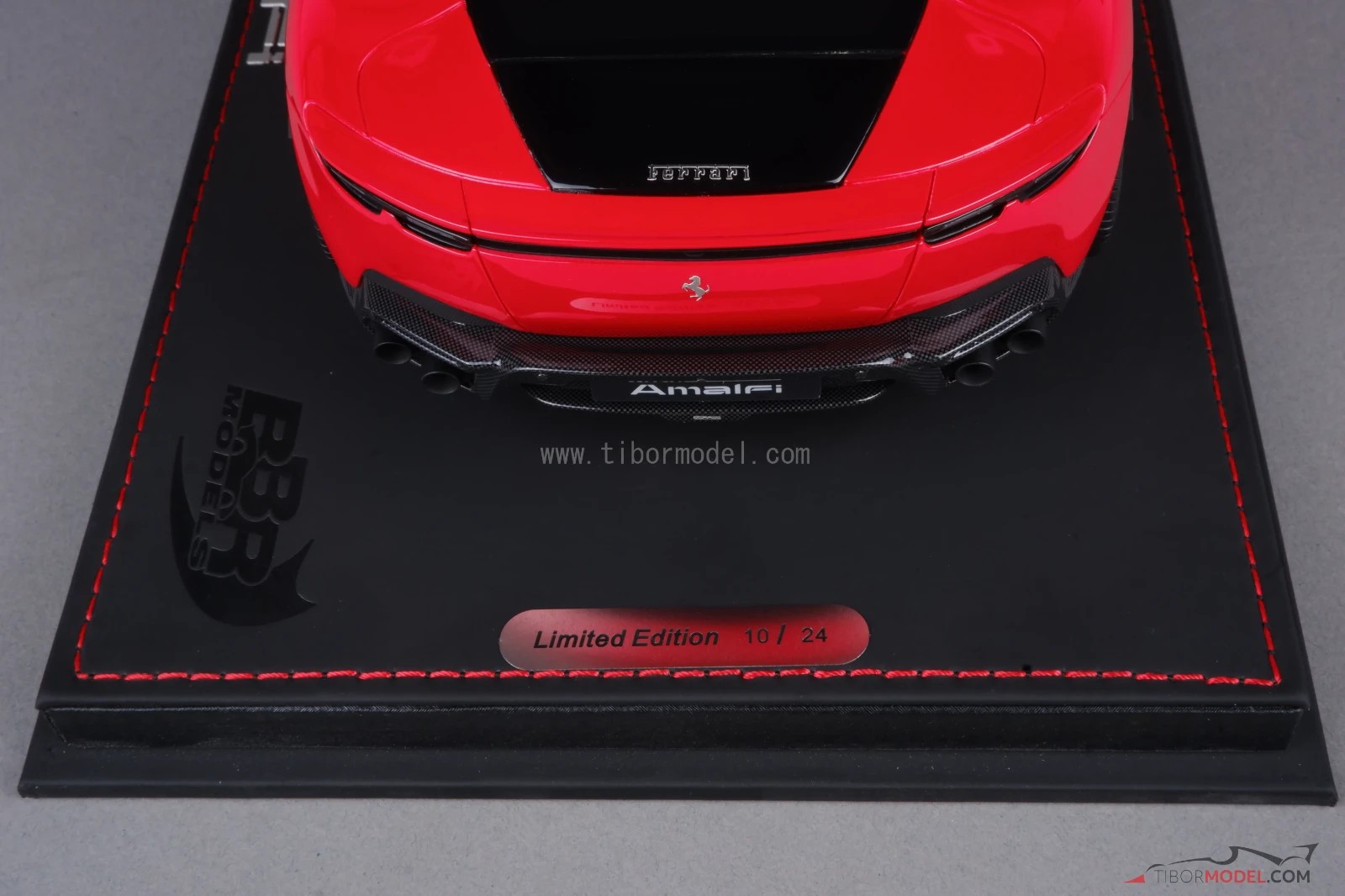 Ferrari Amalfi 2025 red, rosso corsa, with showcase, 1:18 BBR, P18272A1