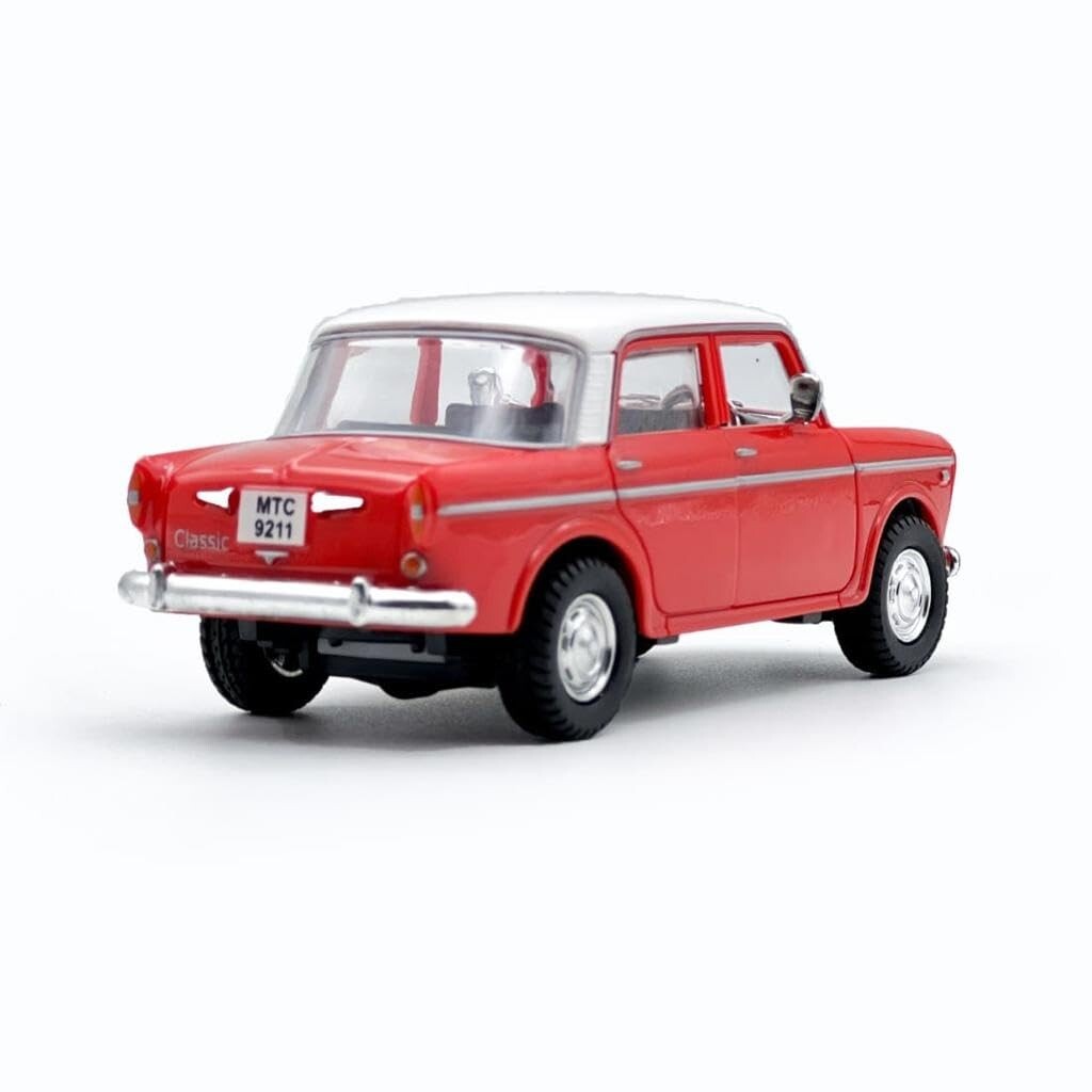 Queens 70 Toy Model Fiat Openable Doors Pull Back Action / Gift Toys for Kid