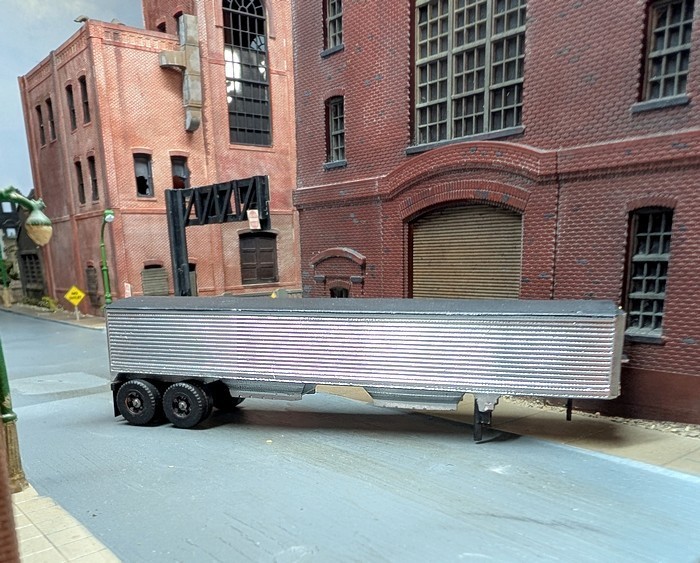 1/87 HO Scale Custom Built 42′ Covered Grain Trailer. 3D Printed Models