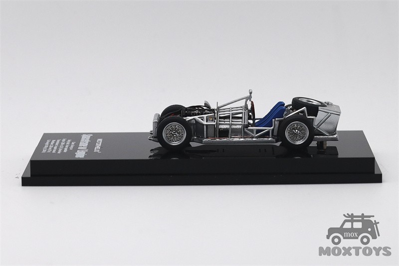 MOTORHELIX 1:64 Spaceframe w/ Engine Collector’s Vehicle Model Car