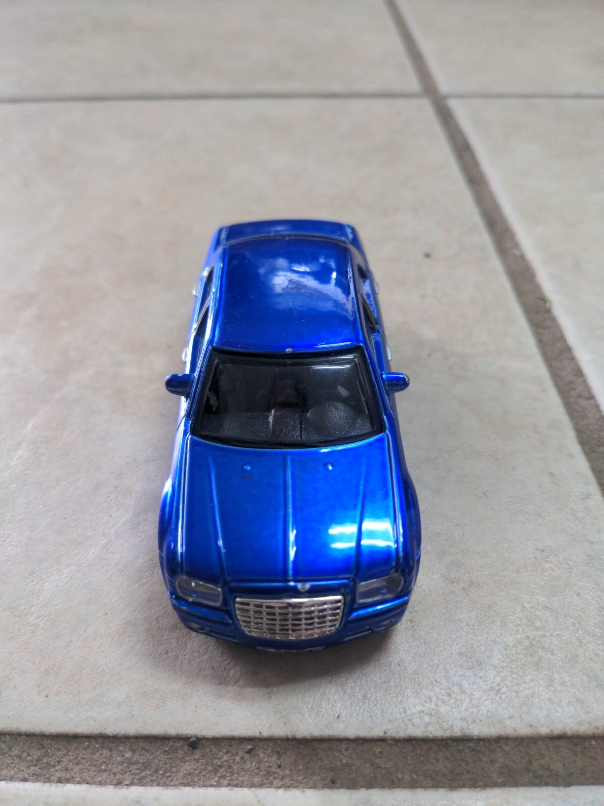 HTF Maisto 2005 Chrysler 300C Hemi 1:43 Scale DieCast Car Playerz Blue Chrome
