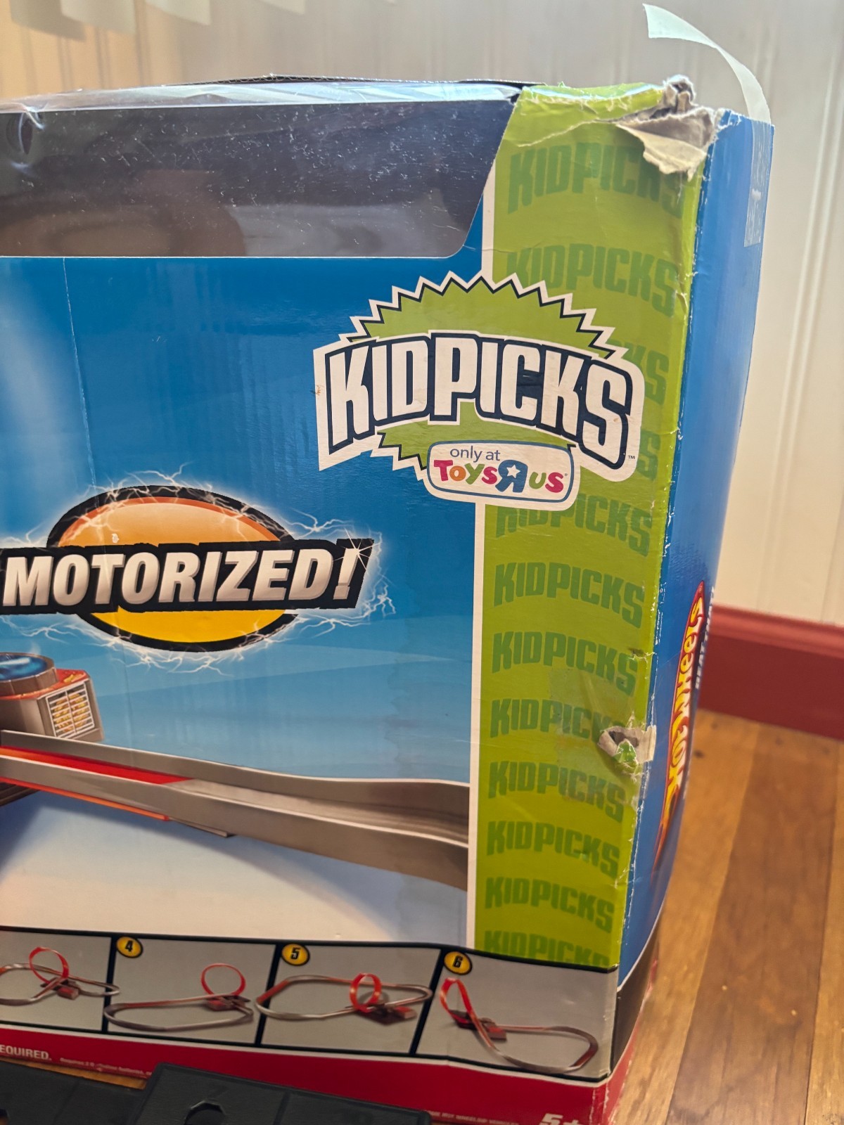 Hot Wheels Super 6-in-1 2009 Toys R Us Incomplete