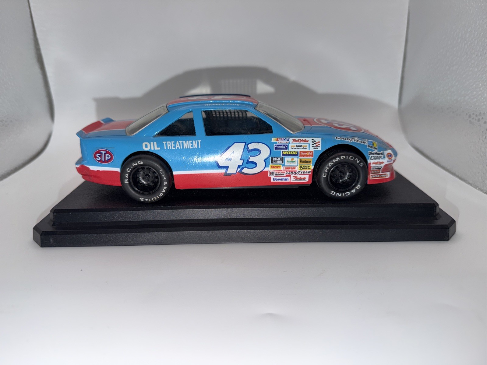 Vintage 1992 Racing Champions Richard Petty #43 1:24 scale