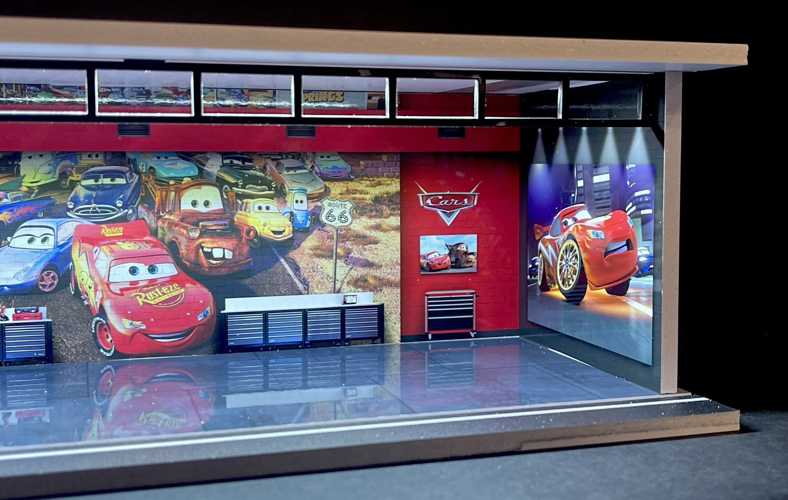 Cars V2 Mural Parking Lot Model Diorama Garage LED Lit Hot Wheels 1/64 Scale