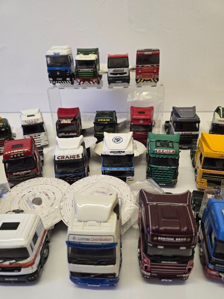 Corgi 1:50 Truck Tractor Unit Choose Your Vehicle Scania Volvo DAF MAN Renault