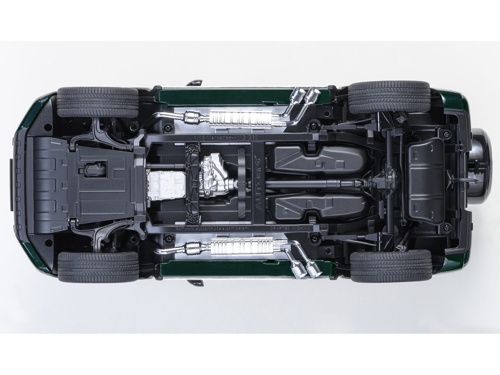 2019 MERCEDES-BENZ AMG G63 EMERALD GREEN 1/18 MODEL CAR BY AUTOART 76355