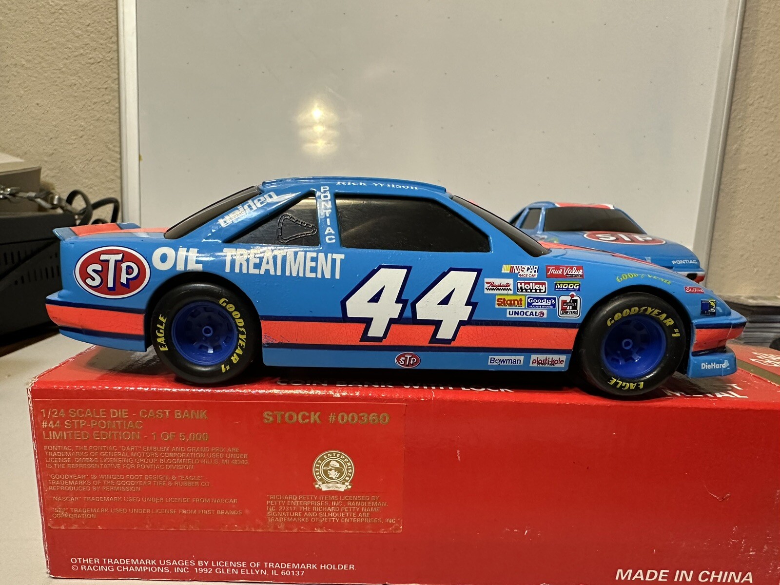 4 car 1/24 Racing Champions lot #17 Darrell Waltrip #7 Alan Kulwicki Banks