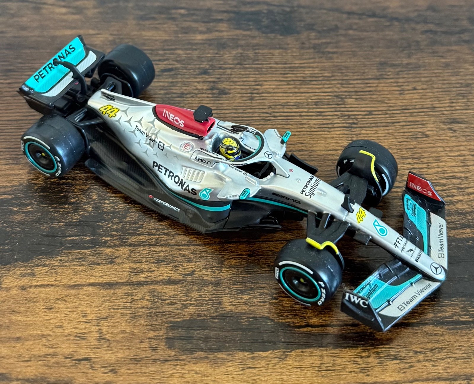 Bburango 1/43 F1 Lewis Hamilton Mercedes-AMG W13 Formula 1 Race Car with Driver