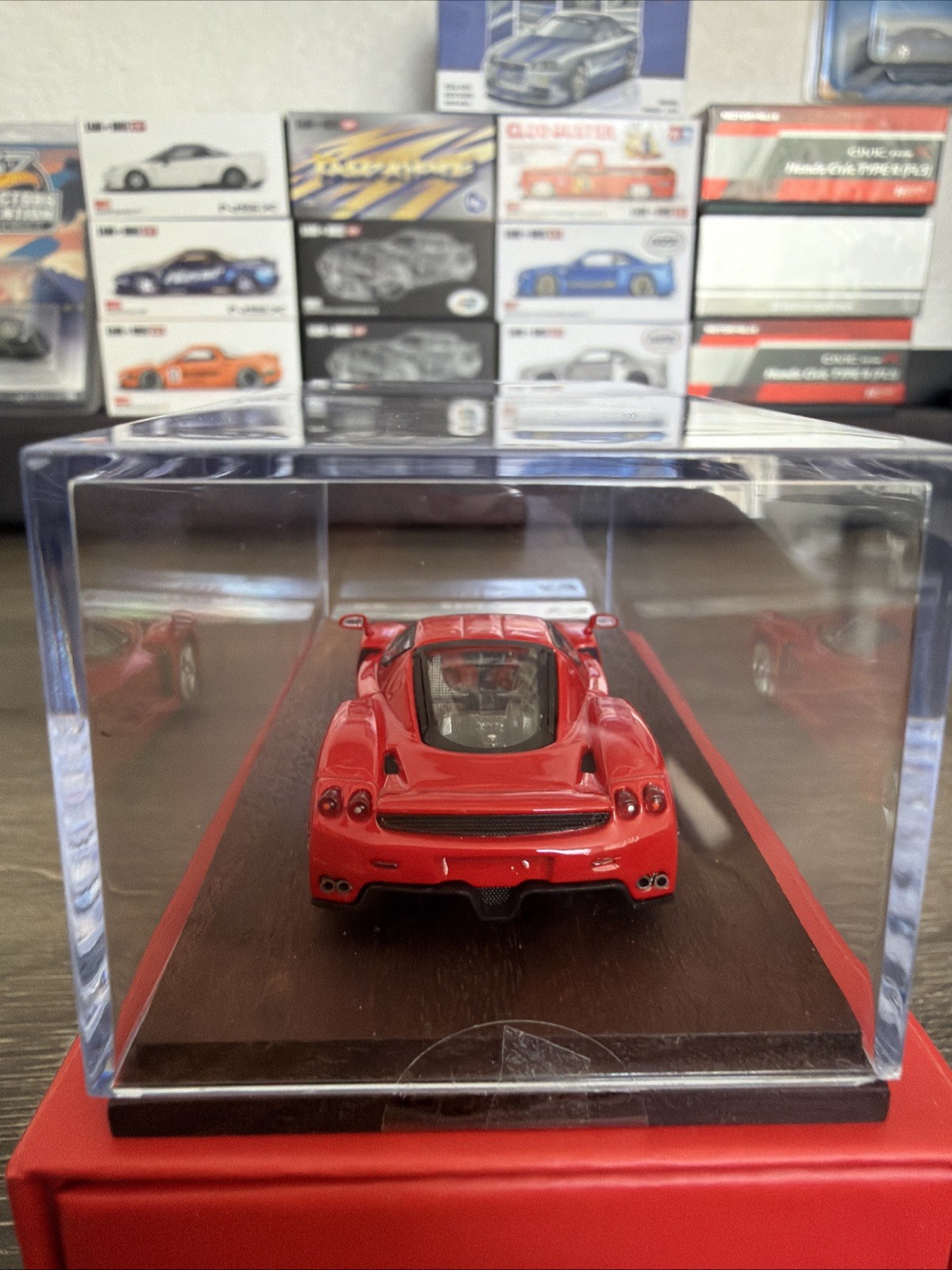 Find Classically 1:64 Ferrari Enzo Rosso Corsa Red W/ Wooden Base & Acrylic