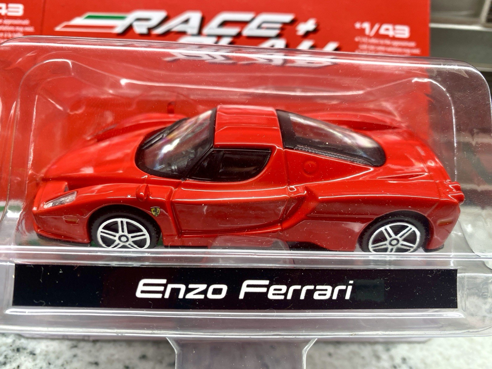 🚘ENZO FERRARI Bburago Red & Yellow Race Play 2024 Diecast Exotic Super Car 1:43