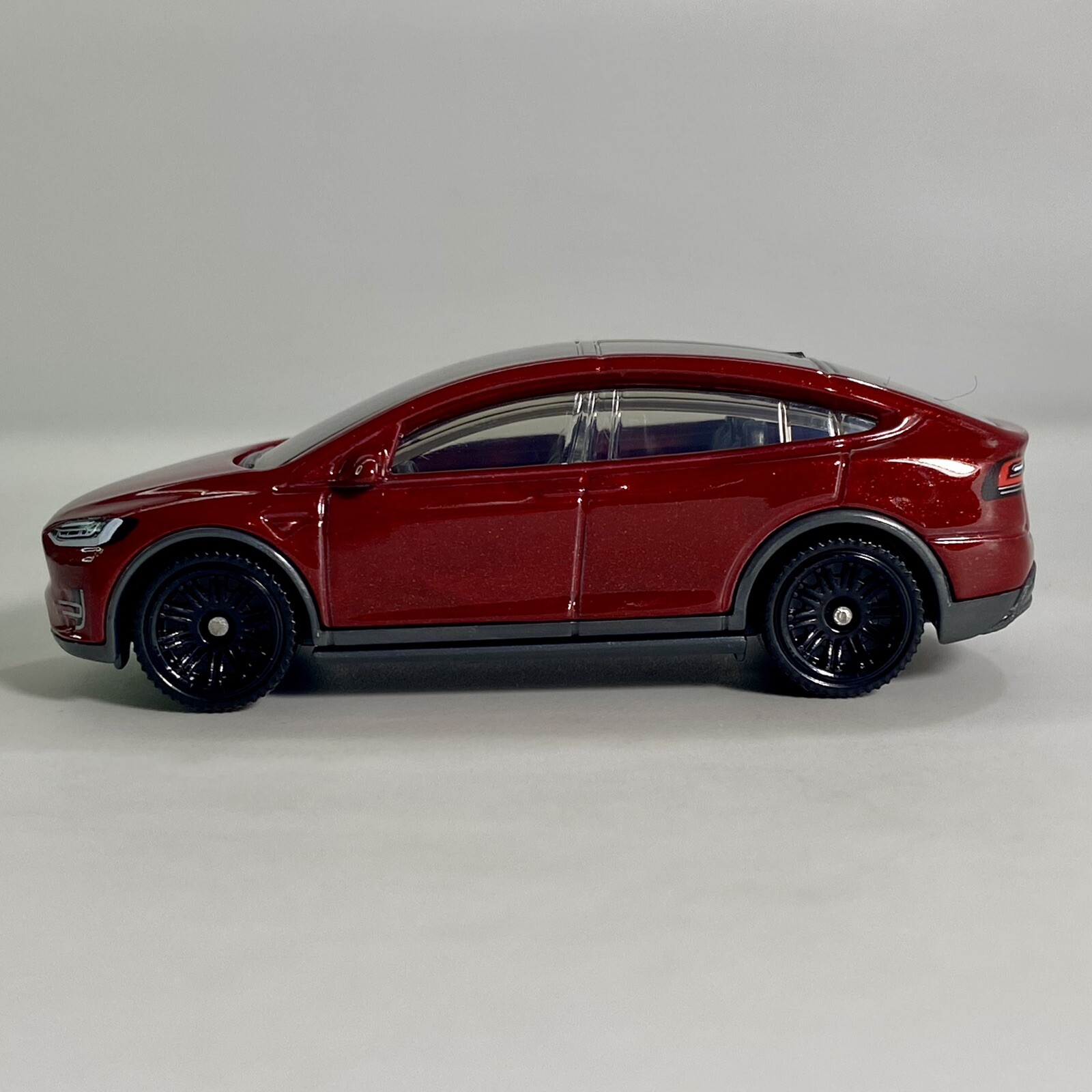 Tesla Model X Red 1:64 Scale Diecast Diorama Model Car #18