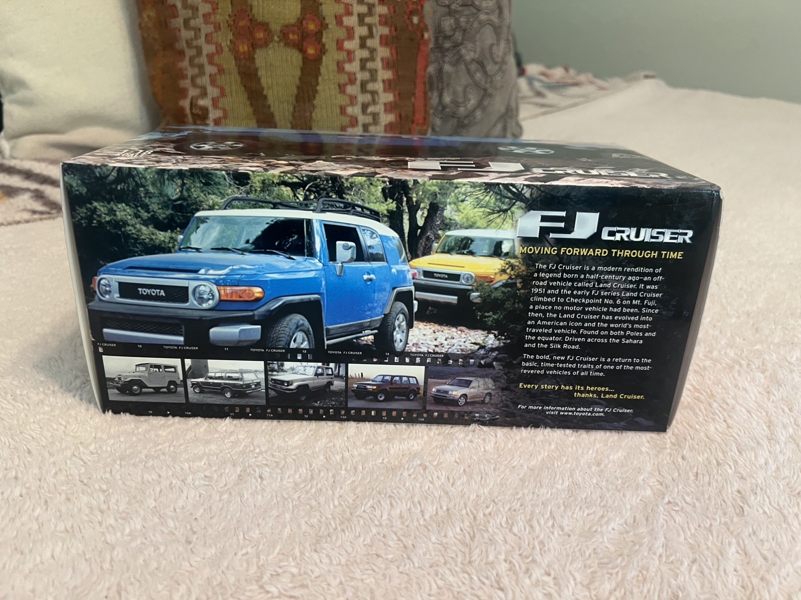 1/18 AutoArt Toyota FJ CRUISER- Rare Blue- Dealer Edition With COA