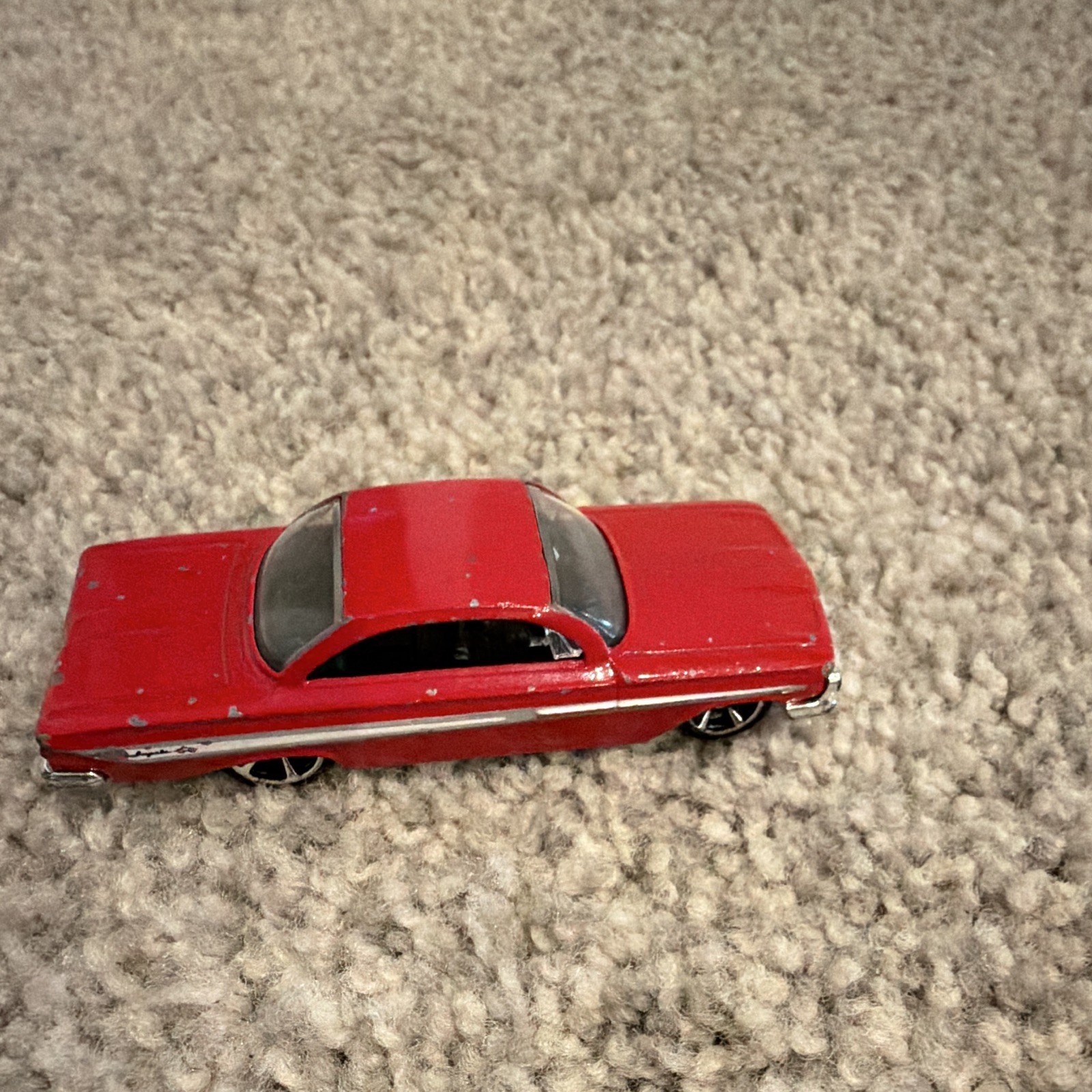 Hot Wheels Classics 1961 Chevrolet Impala 1:64 Red Diecast