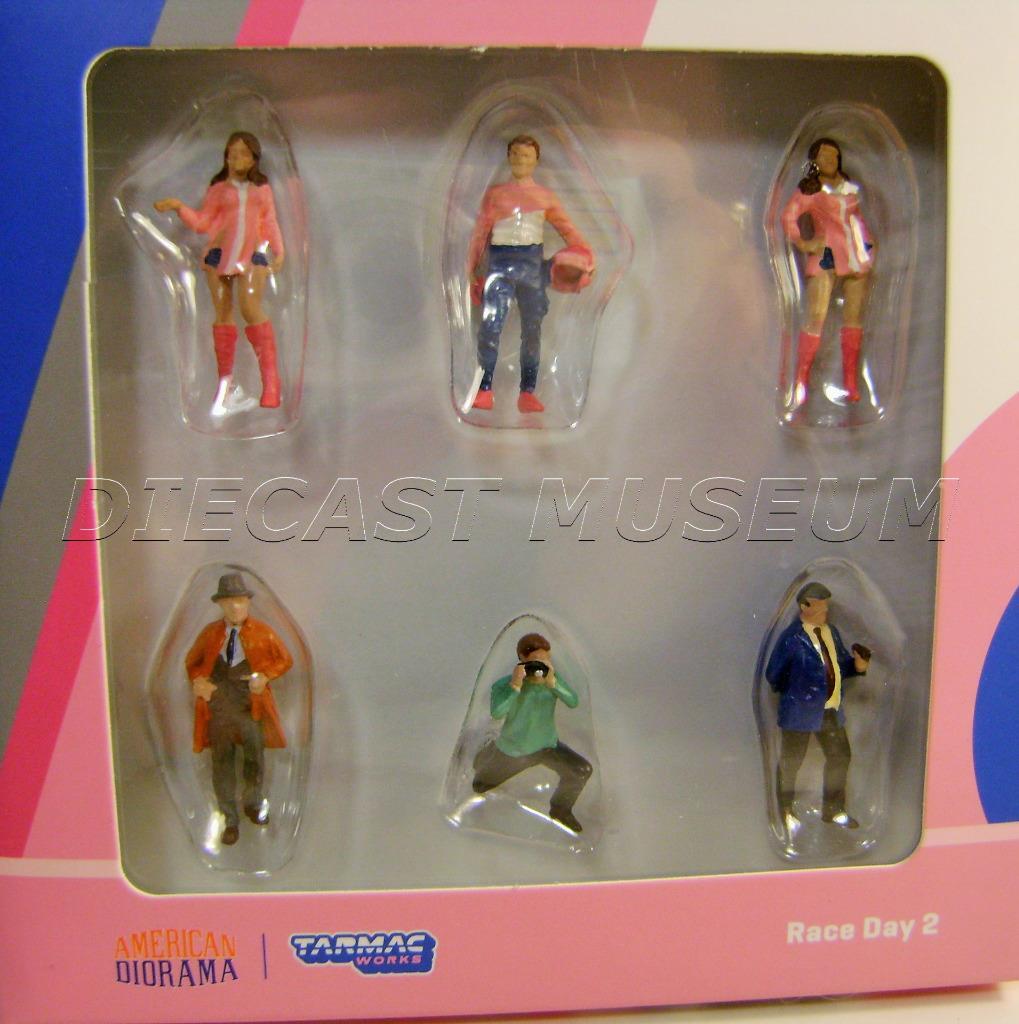 RACE DAY 2 FIGURES SET DIECAST METAL 1:64 SCALE AMERICAN DIORAMA TARMAC 2022