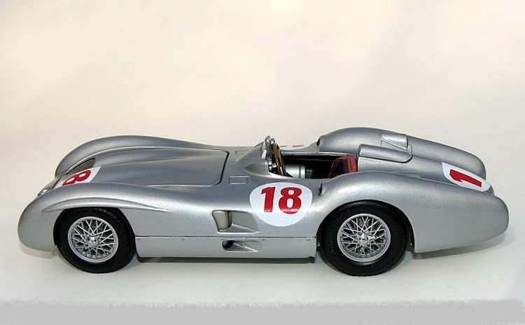 Race Car Classic Custom Concept Hot Rod Le Mans Model Carousel SL 1:24GT1 18