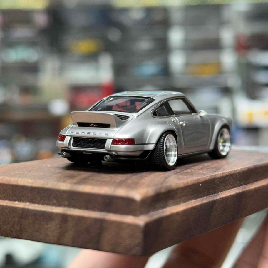 Deepmaker 1:64 Porsche 911 964 singer dls resin car model ornaments