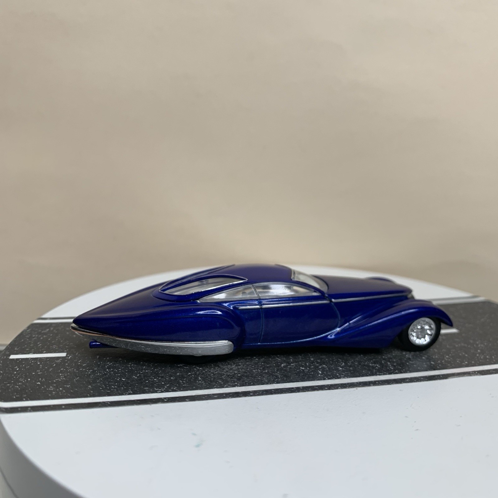 Hot Wheels Chip Foose Original Design Manhattan Hot Rod Custom Blue 1:64 NM