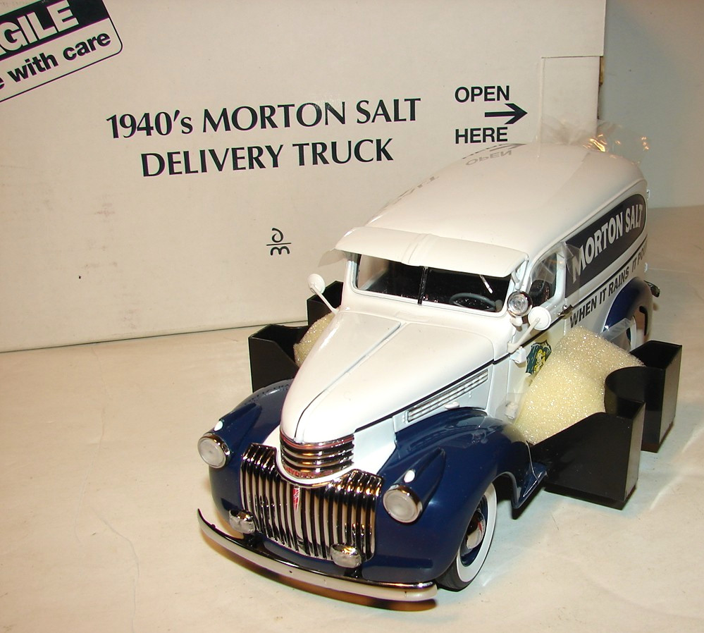Danbury Mint 1940’s MORTON SALT DELIVERY TRUCK 1:24 White W/ Salt Boxes *NIB*