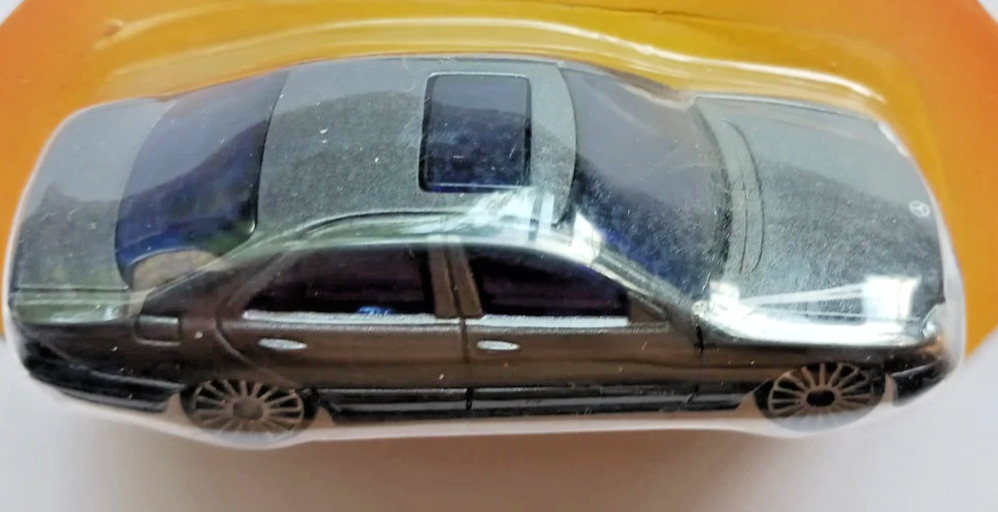 Mercedes Benz S-Class Luxury Sports Sedan Maisto 1:64 Scale, New on a Cut Card