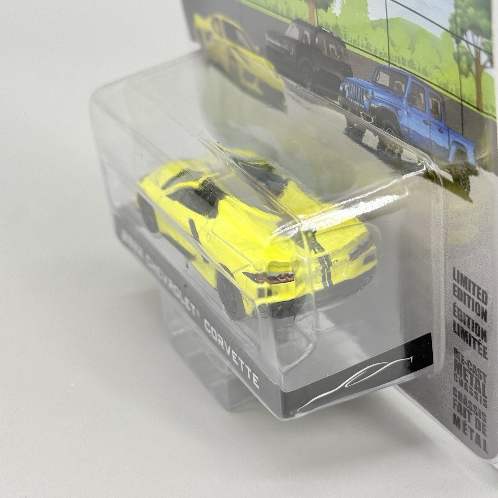 Greenlight Showroom Floor Series 1 2022 Chevy Corvette Yellow 1/64