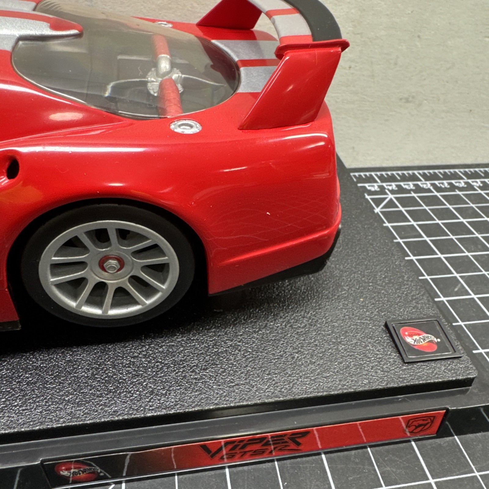 1/18 100% Hotwheels 2001 Dodge Viper GTS R Red No BOX D3