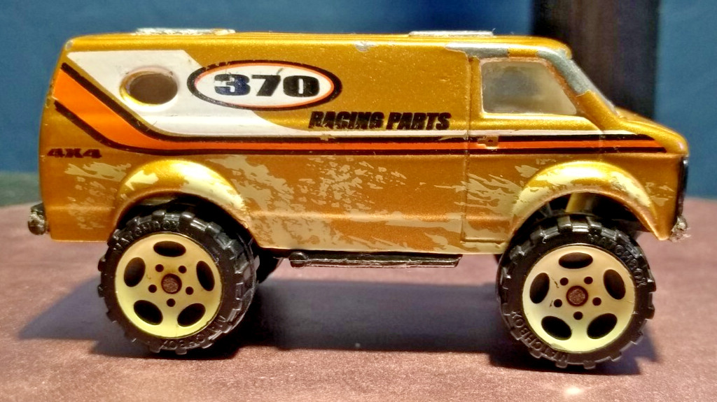 Matchbox 4X4 Chevy Van 2006 Off Road 5 Pack 370 Racing 1:74 Bronze Loose Used