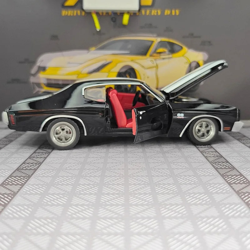 1:24 Chevrolet Chevelle SS 454 1970 Alloy Super Sports Car Model Metal Muscle Ra