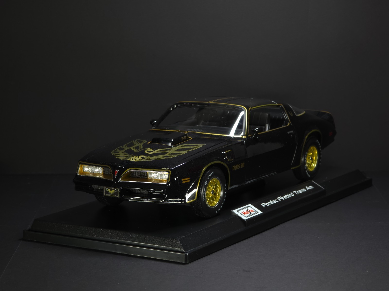 Pontiac Firebird Trans Am 1:18 Maisto Exclusive Style Special Edition – Black