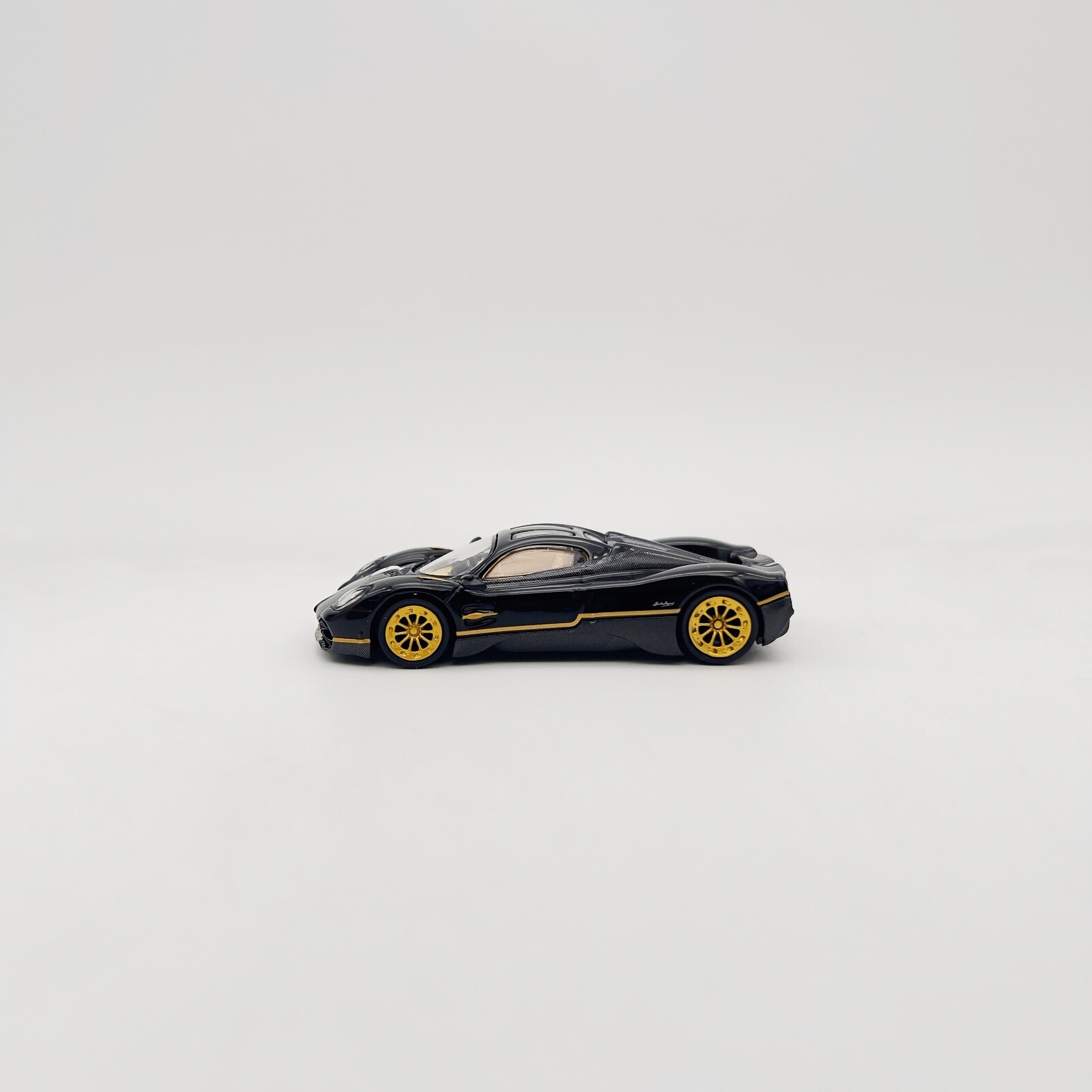 CCA x ModernDream 1:64 Pagani Utopia Black – Diecast Model