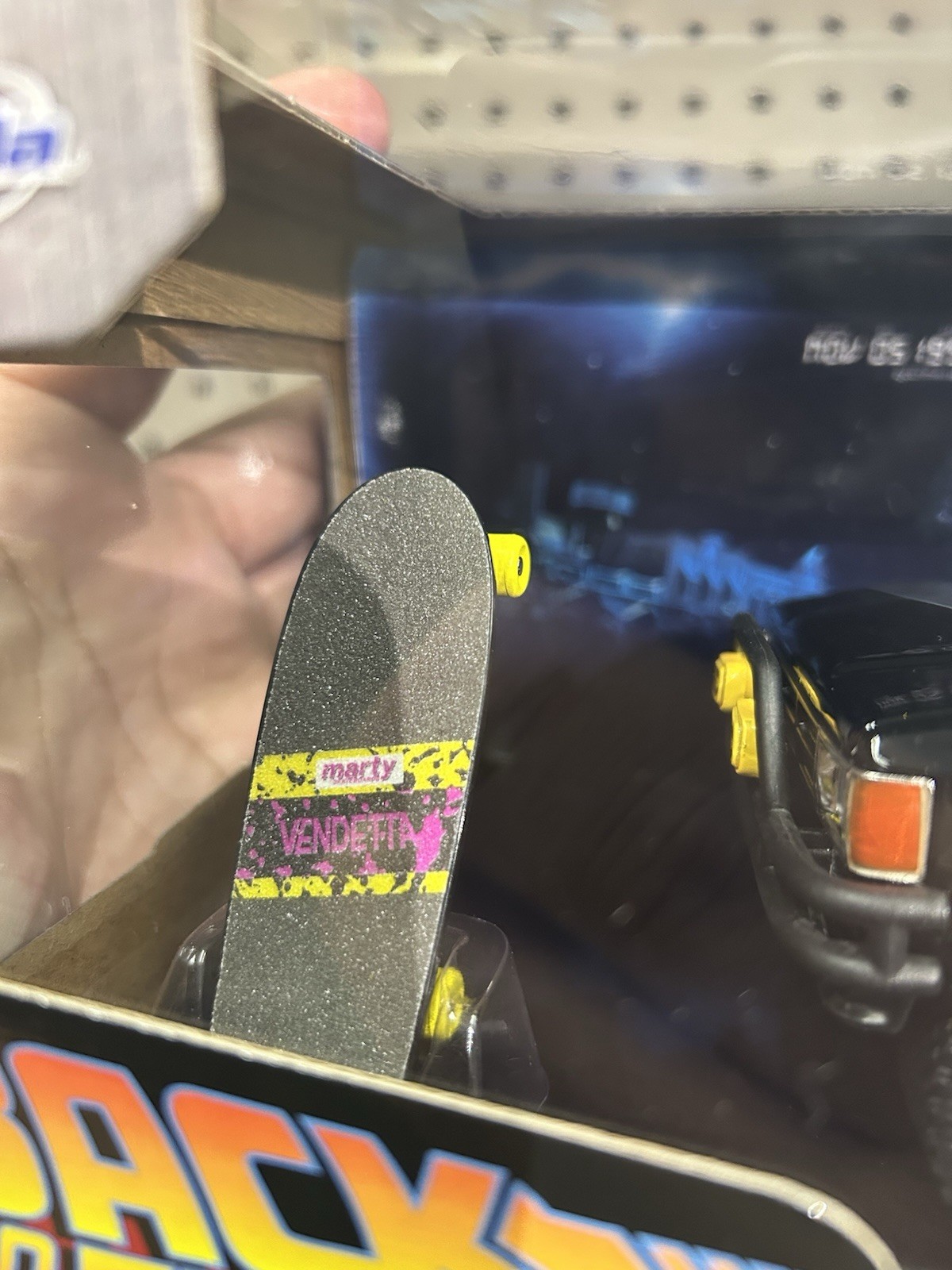NEW Jada Back to the Future 1985 Toyota SR5 Pickup 1:24 w/ Marty Skateboard