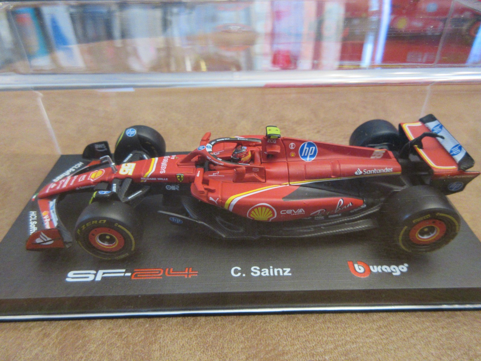 1:43 Bburago Premium F1 SF-24 Carlos Sainz 55 Ferrari Shell Formula 1 Racing Car