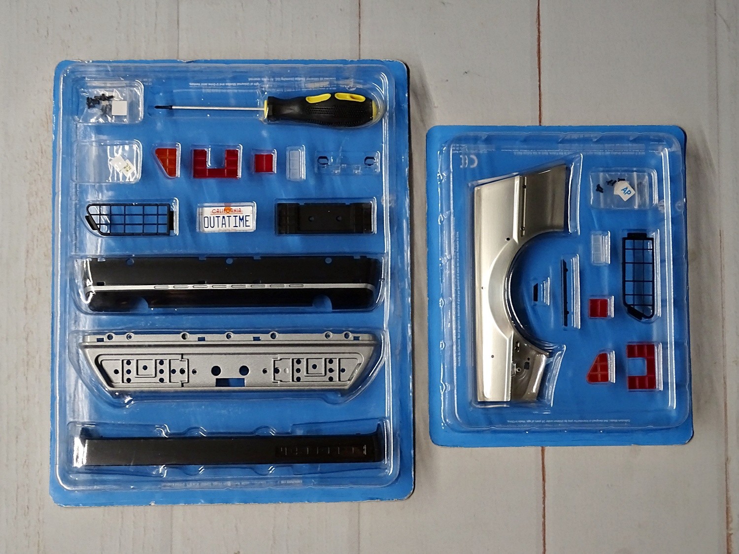 Eaglemoss DIY Back to the Future Delorean Replica Stage 001 & 002 – 1:8 Scale