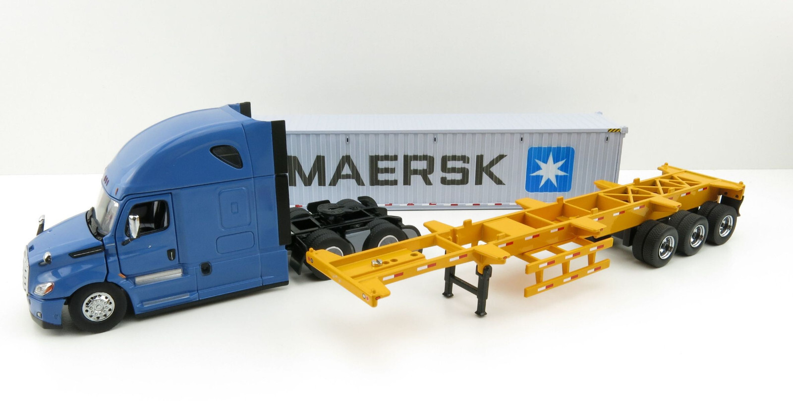 Diecast Masters 71048 Freightliner Cascadia Blue Skel 40ft Sea Container 1:50