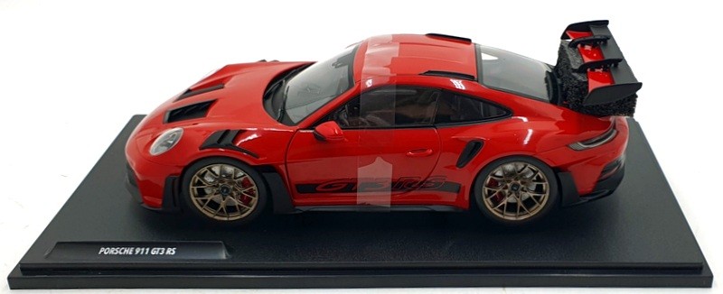 Solido 1/18 Scale Diecast S1812101 – 2024 Porsche 911 (992) GT3 RS – Guard Red