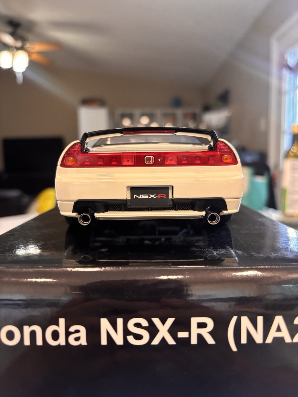 AUTOart Honda NSX-R NA2 1/18 Scale Diecast Model Car – Championship White