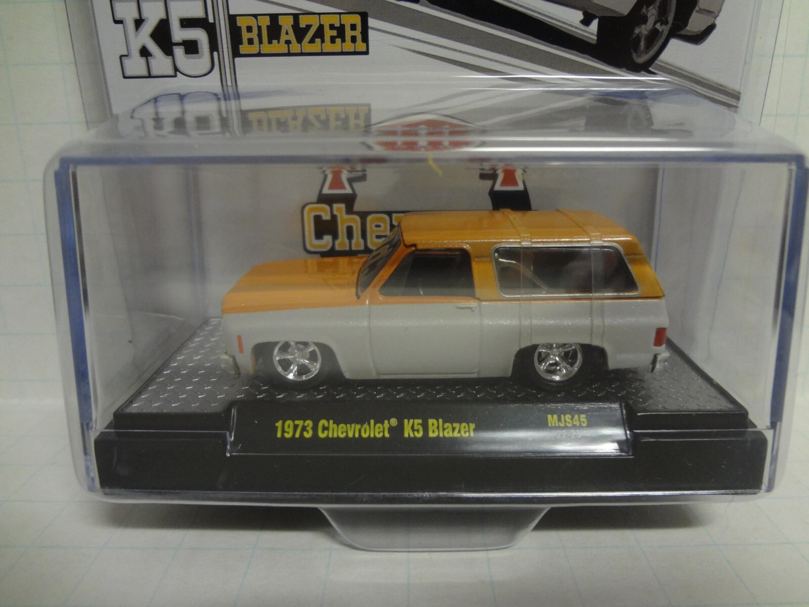 M2 Machines 1973 Chevrolet K5 Blazer 2 Tone with removable top MJS45 – MiJO