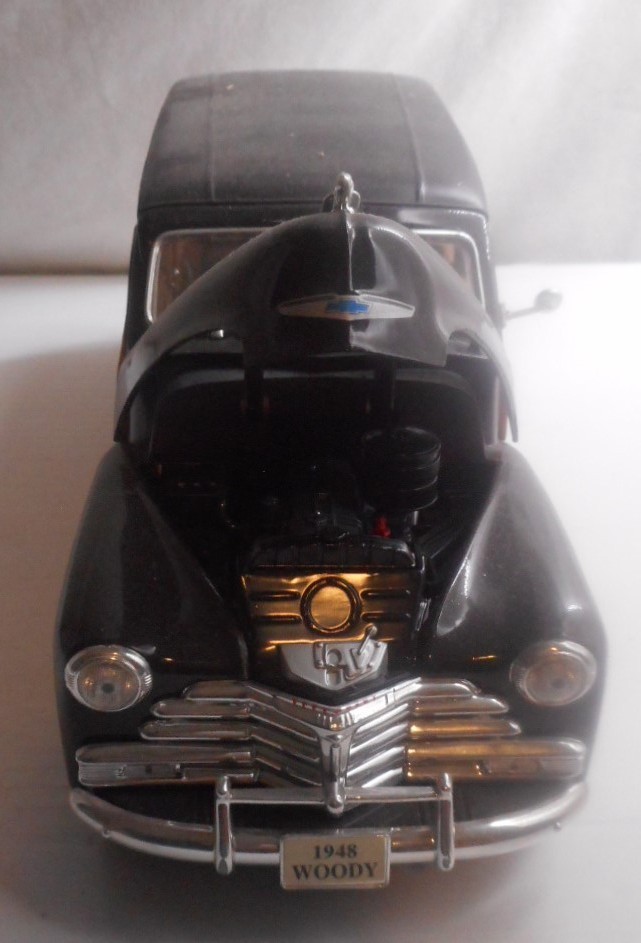 1948 Chevrolet Fleetmaster Woody Paneled Truck diecast 1/18 Maisto 12″ L x 4″ H