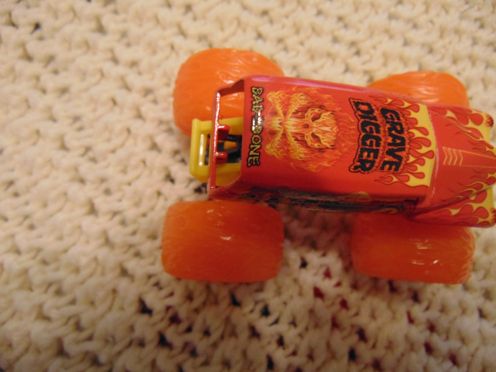 NEW 2024 FIRE & ICE GRAVE DIGGER SPIN MASTER Monster Jam TRUCK LOOSE