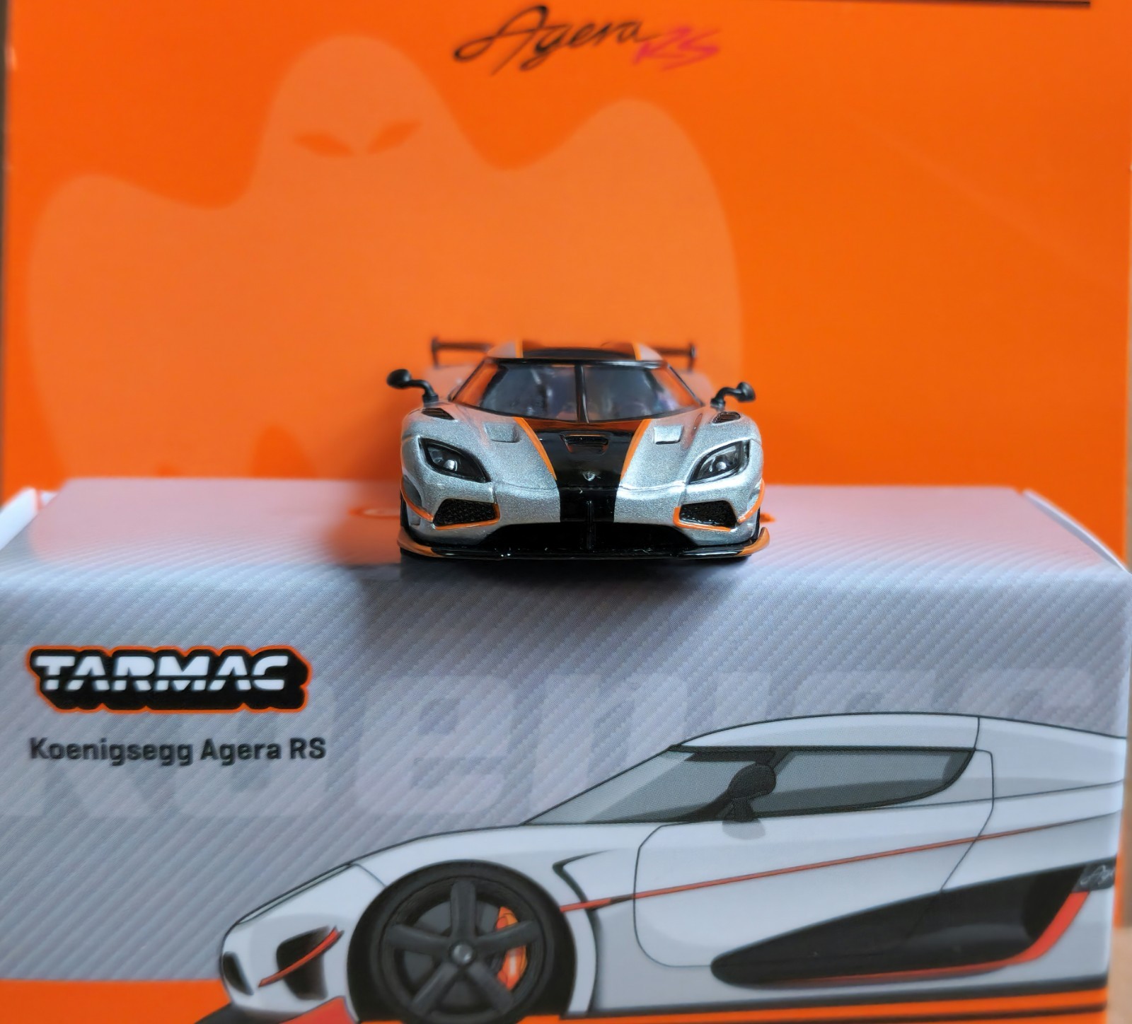 Tarmac Works 1:64 Koenigsegg Agera RS Moon Silver/ Black