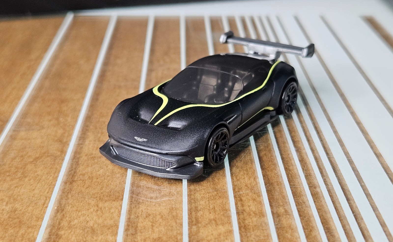 Hot Wheels 2025 HW Motor Show 5 Pack Black Aston Martin Vulcan – Loose
