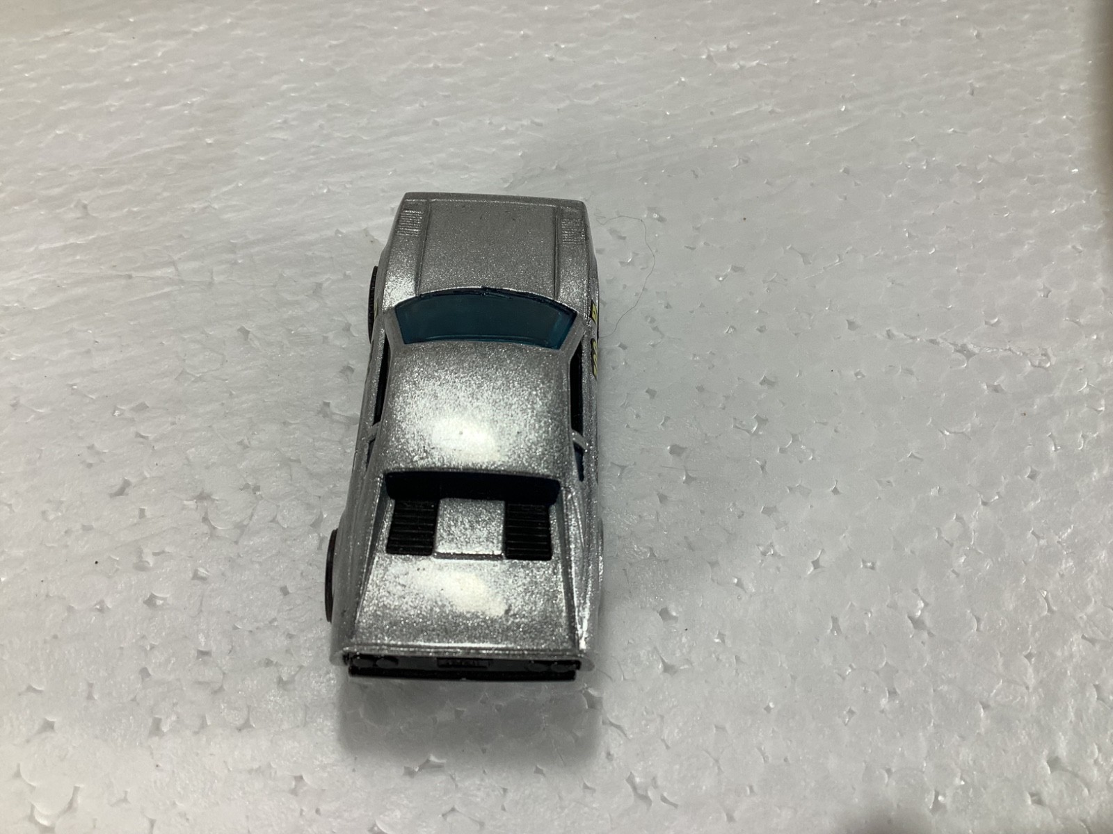1982 Hot Wheels Metalflake Gray FERRARI Racebait 308 w/ Goodyear Real Riders