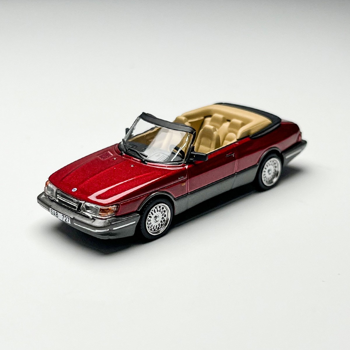 Saab 900 Turbo Adjustable 1:64 Red Die Casting Model Car Collecting Gifts