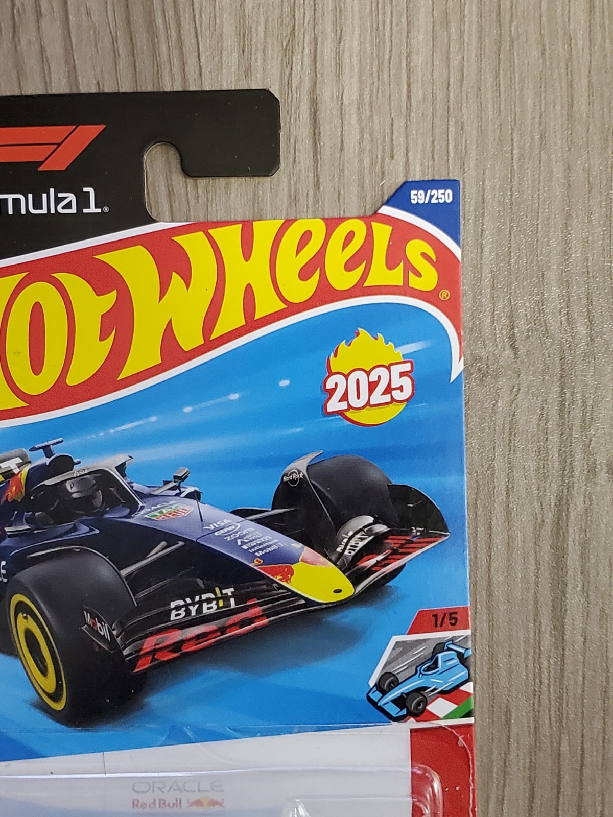 2025 Hot Wheels Oracle Red Bull Racing Formula 1 F1 Track Aces 1/5 Car 59/250