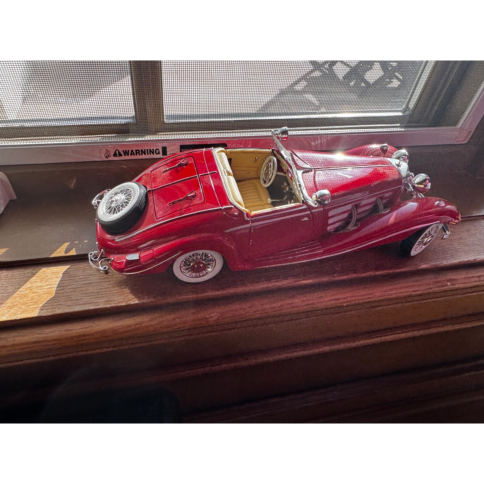 Maisto Mercedes-Benz 500K Specialroadster 1936 1:18 Diecast Red Convertible