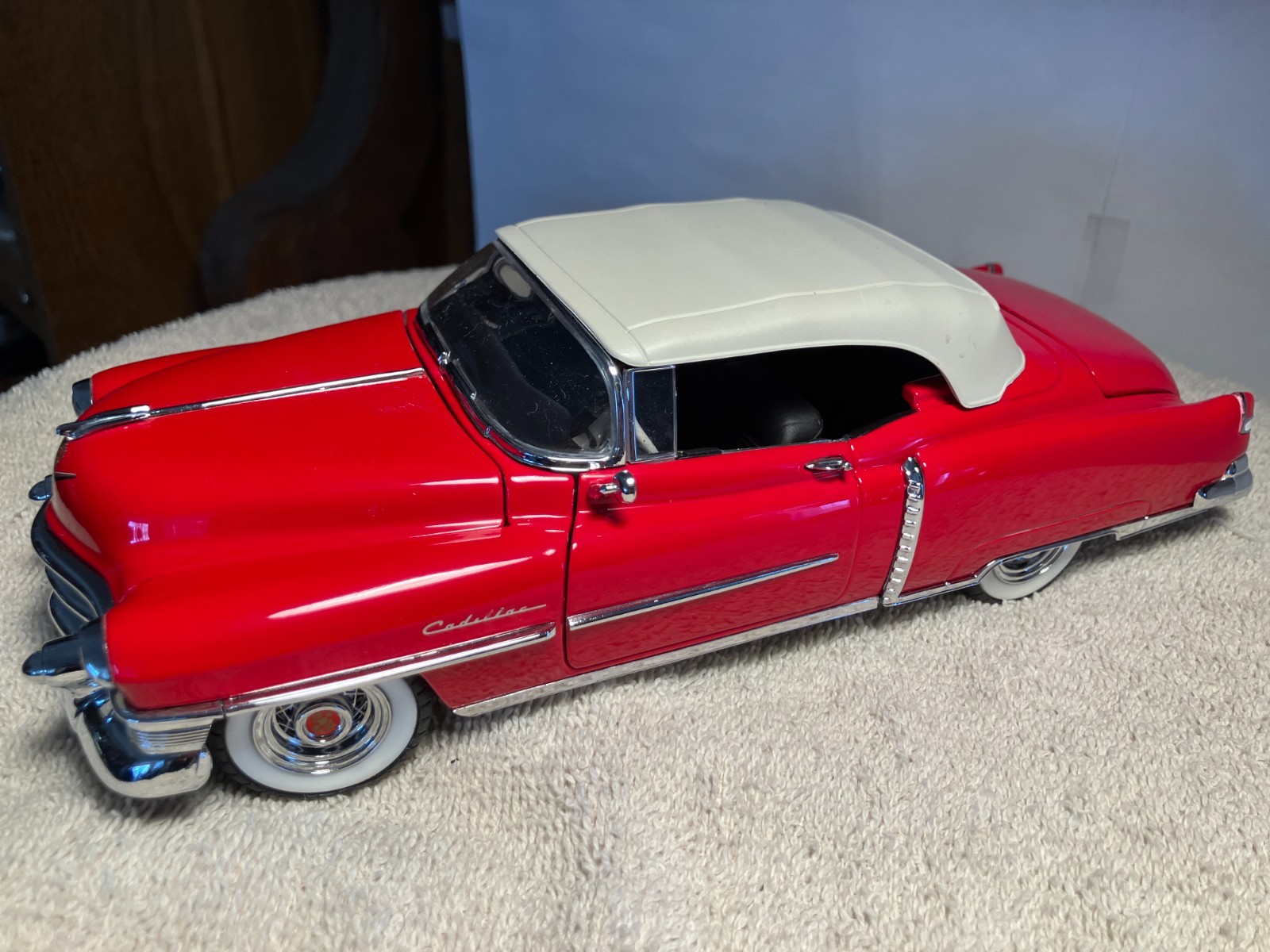 Franklin Mint 1/24 1953 Cadillac Eldorado Convertible Limited Edition – Red