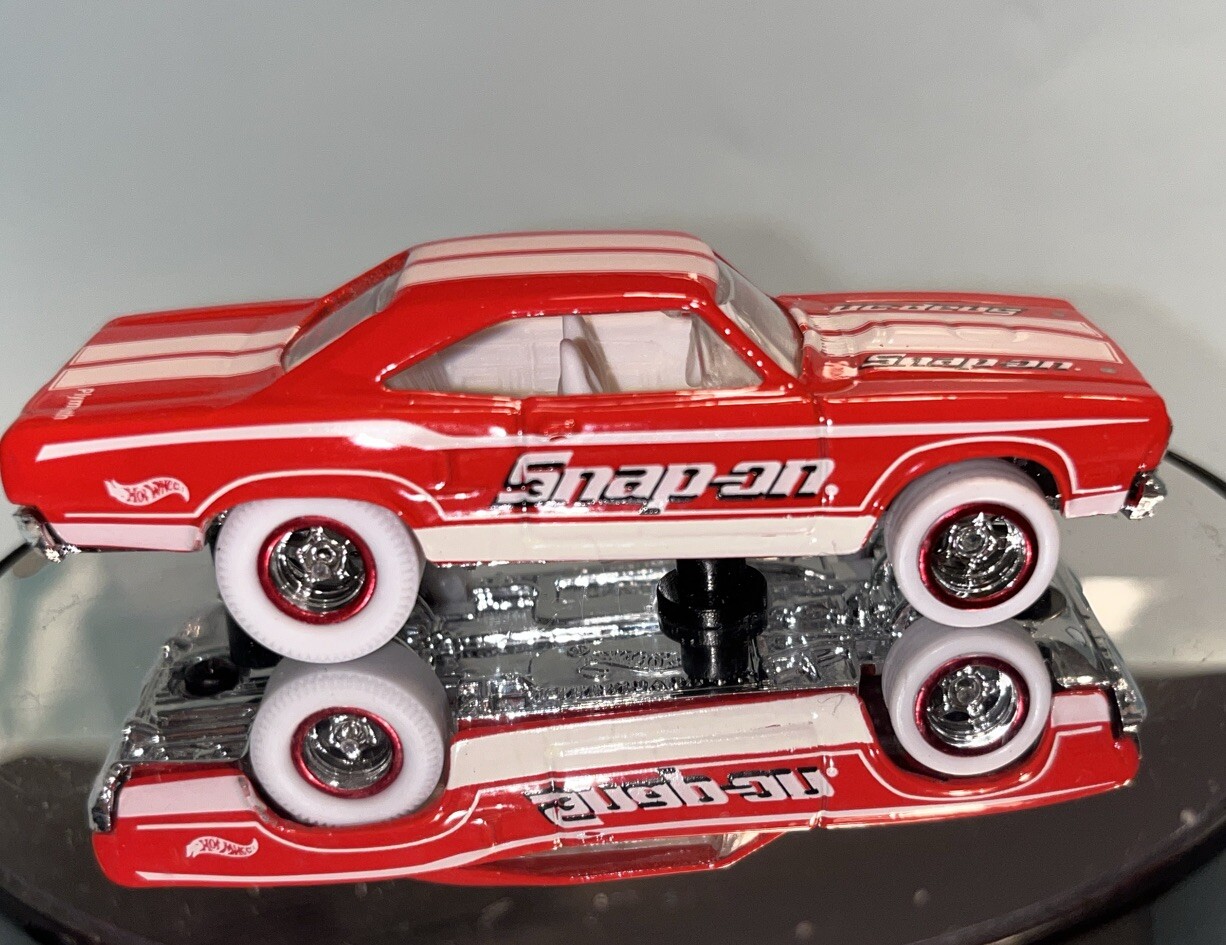 Hot Wheels Snap on Plymouth Road Runner Real Riders Snapon