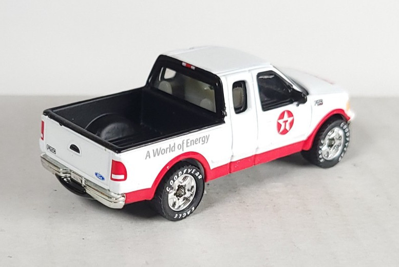 Matchbox loose Premiere Collectibles Texaco 1997 Ford F-150 white with stand