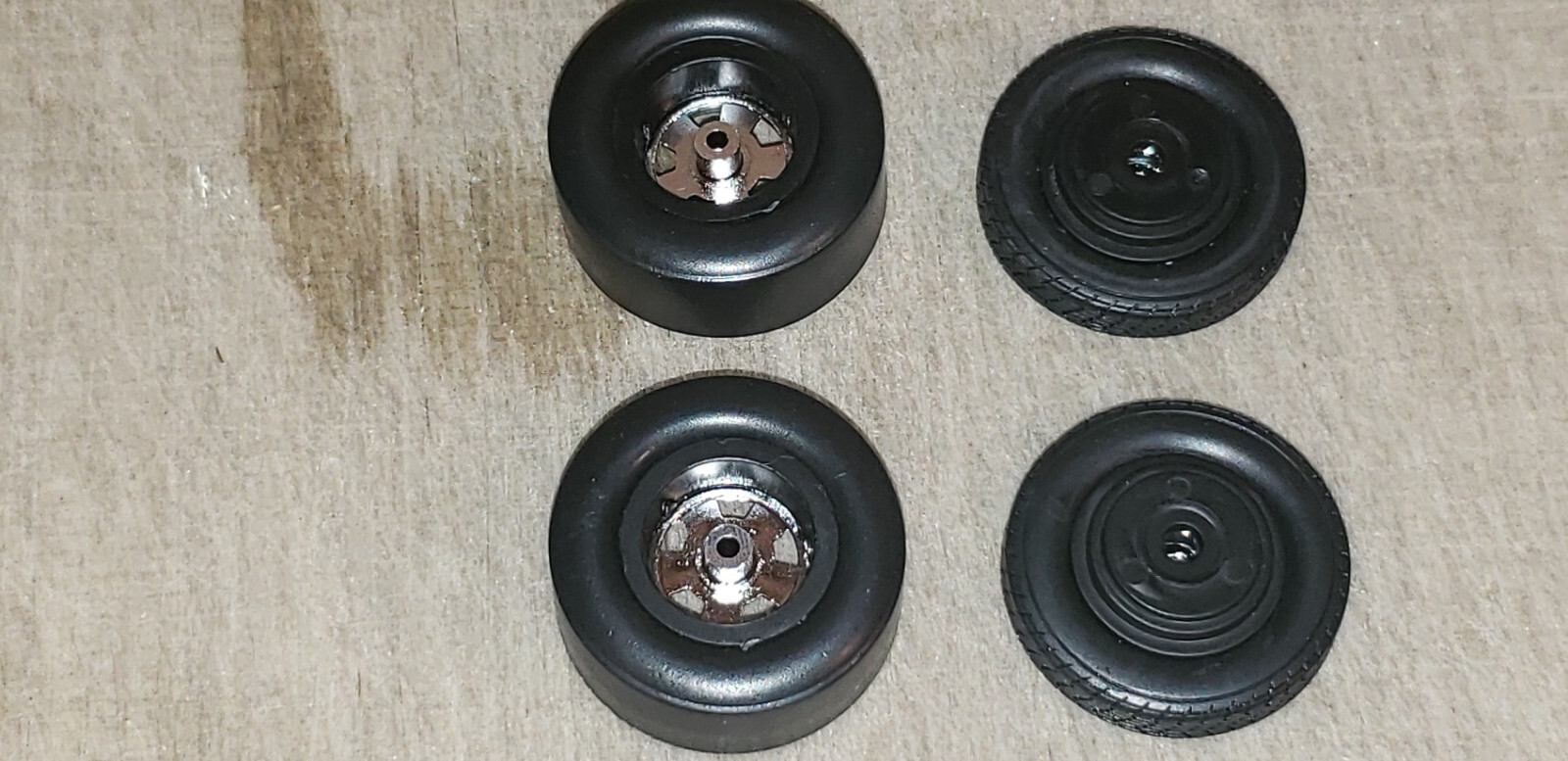 GMP 1:18 WHEEL & TIRE PACK – 18929 – FROM 18928(FORD FAIRLANE) – CRAGAR DRAG